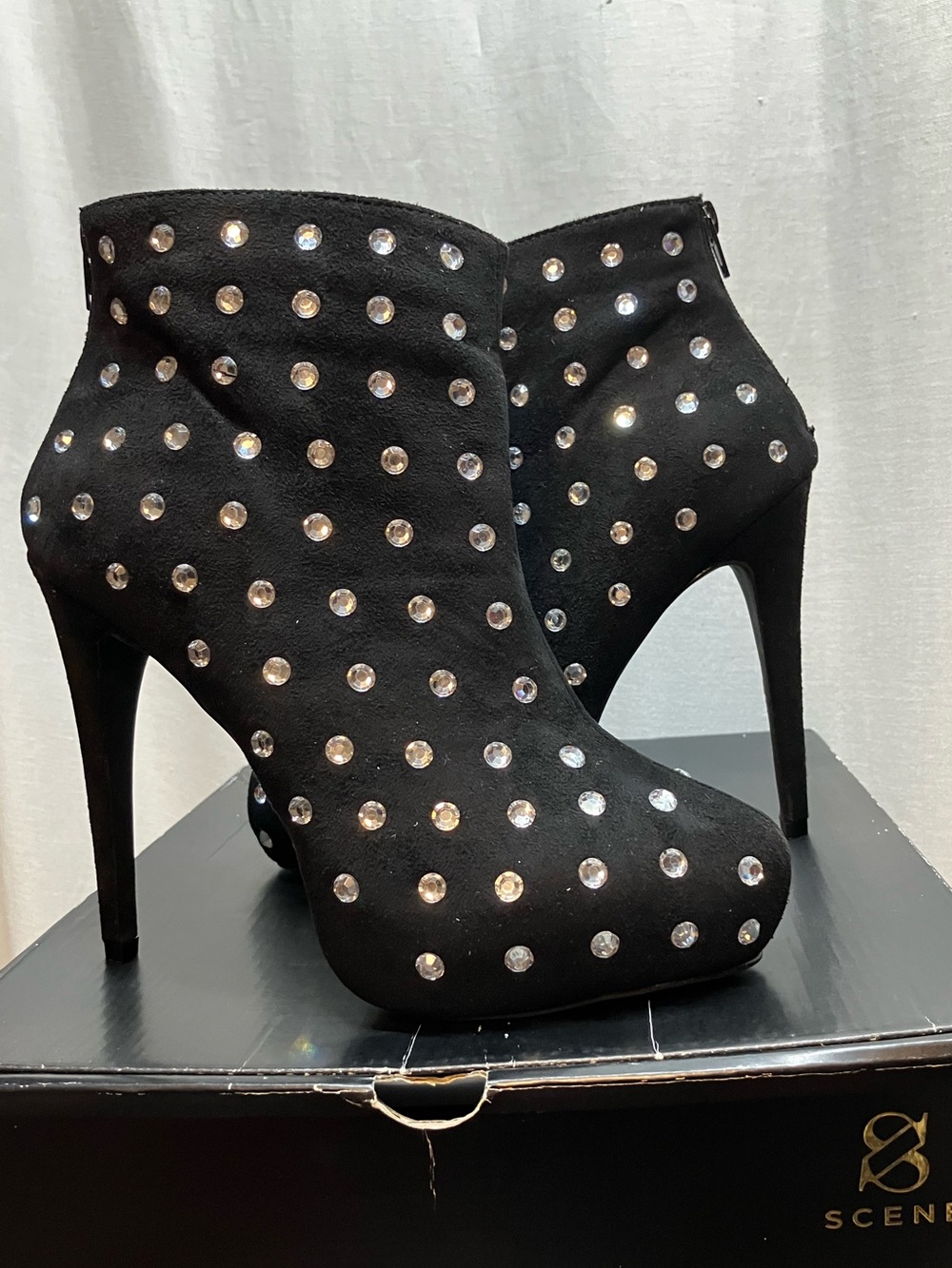 Scene Weaver Black Crystal-Studded High Heel Platform Ankle Boots 10 New in box.